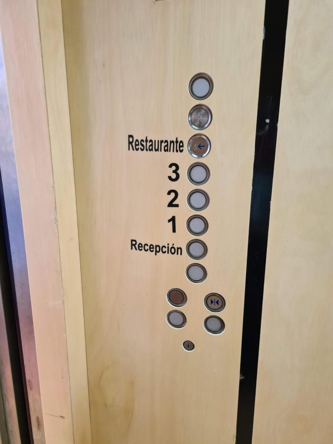 Hotel Punto Poza Rica エクステリア 写真