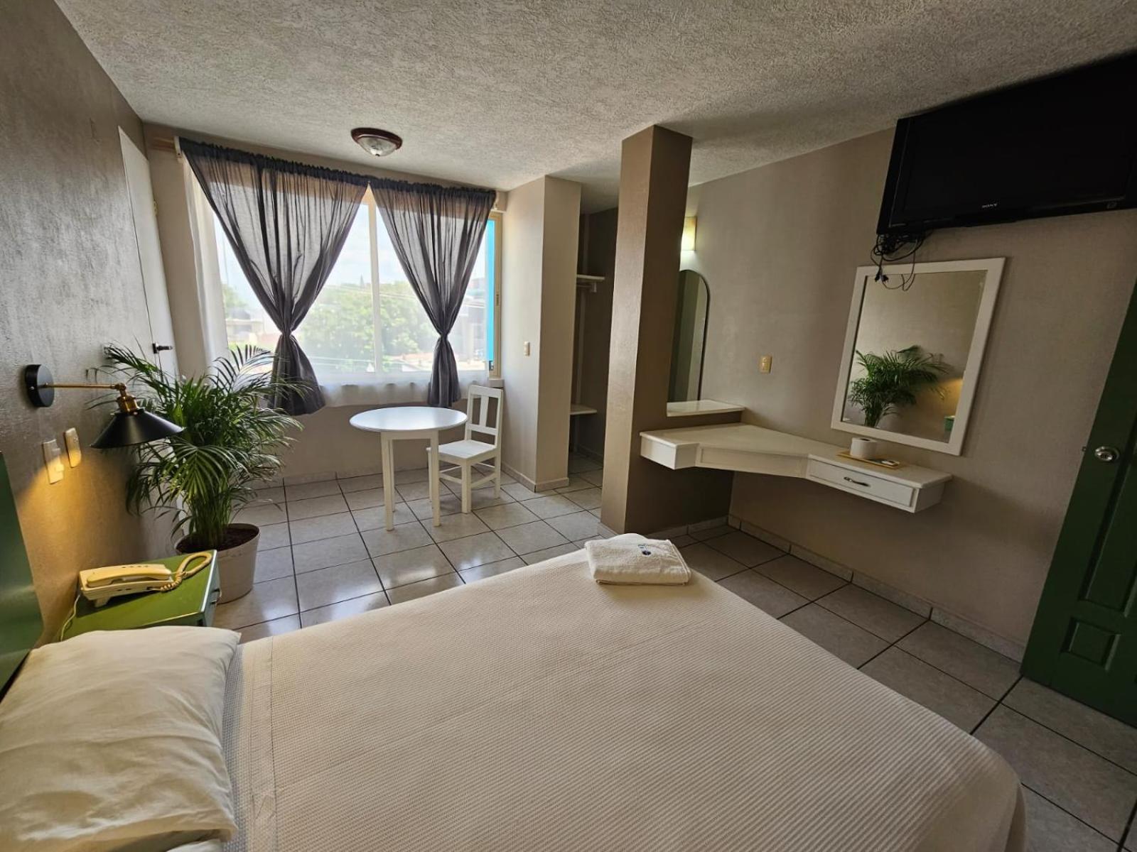 Hotel Punto Poza Rica エクステリア 写真