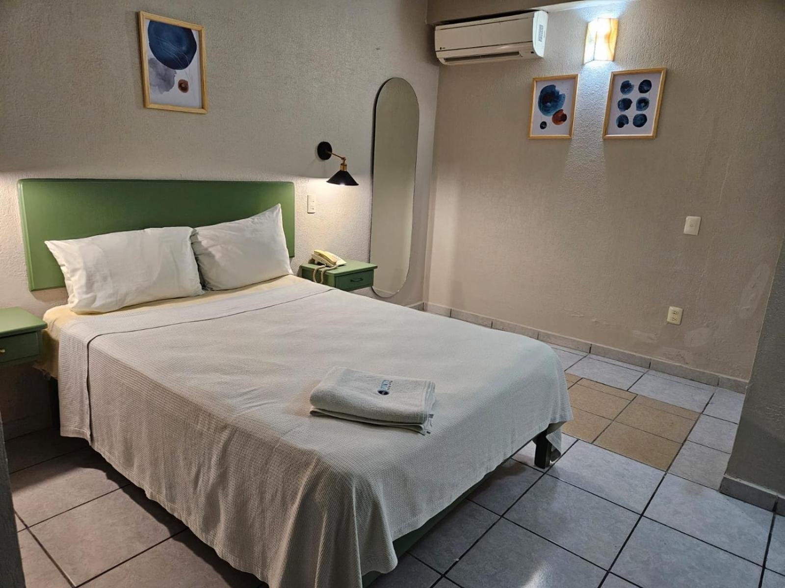 Hotel Punto Poza Rica エクステリア 写真