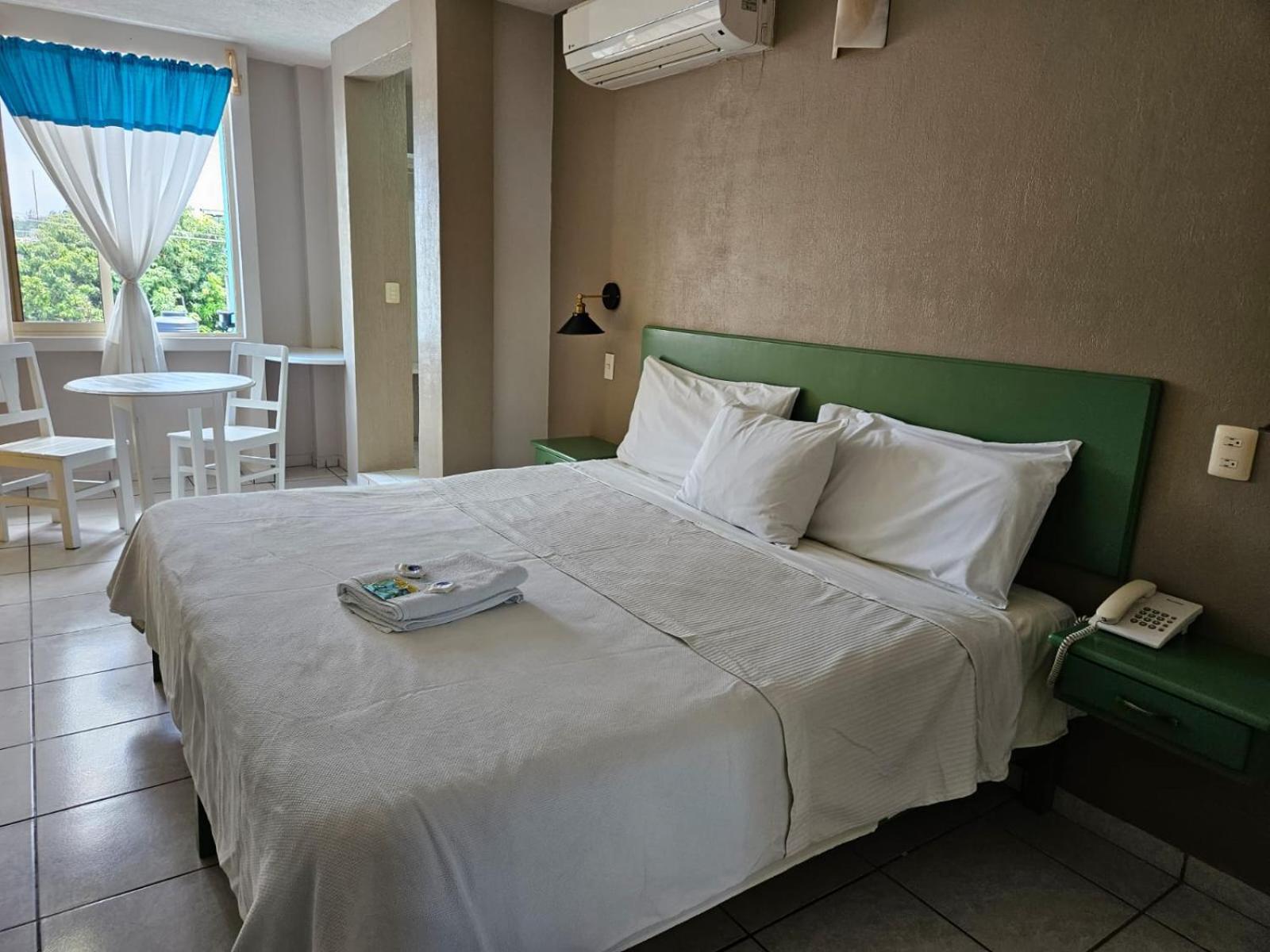 Hotel Punto Poza Rica エクステリア 写真