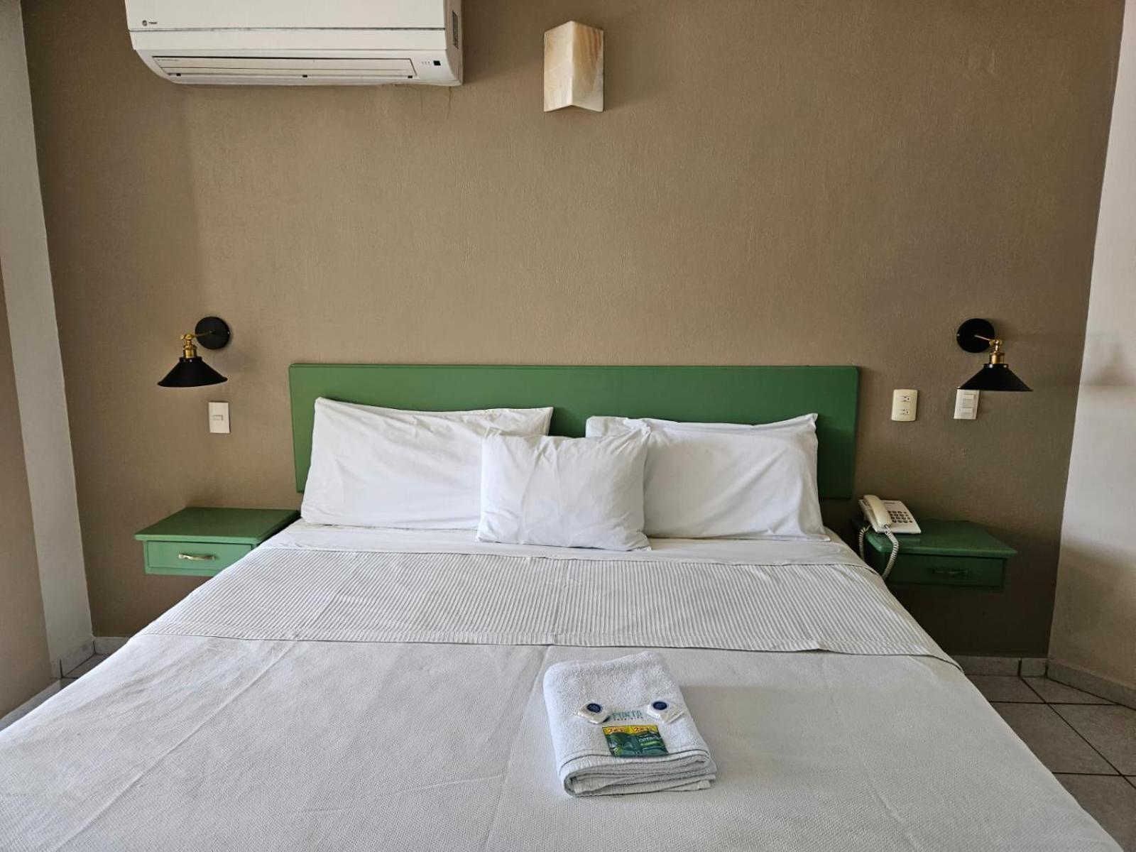 Hotel Punto Poza Rica エクステリア 写真