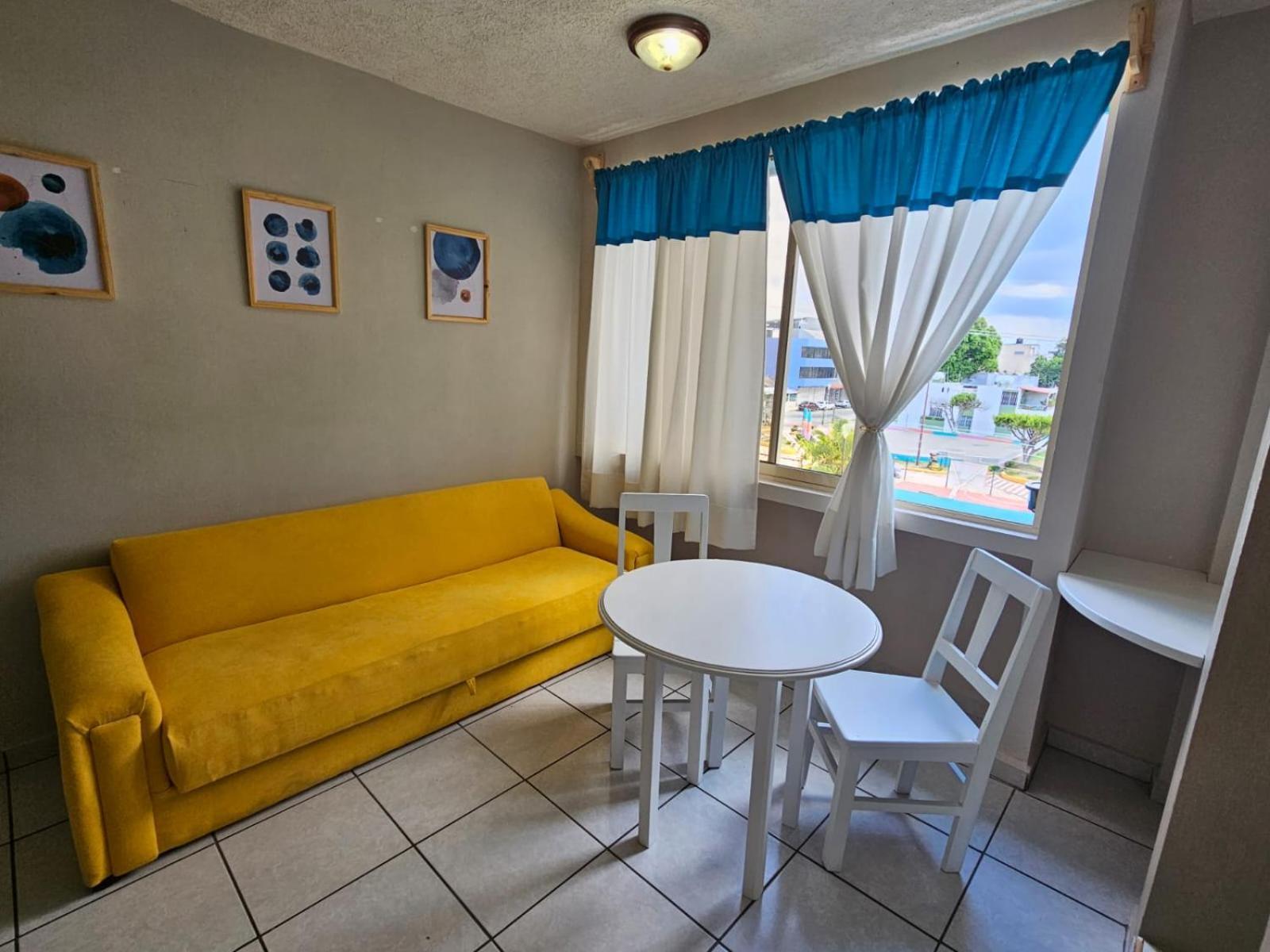 Hotel Punto Poza Rica エクステリア 写真