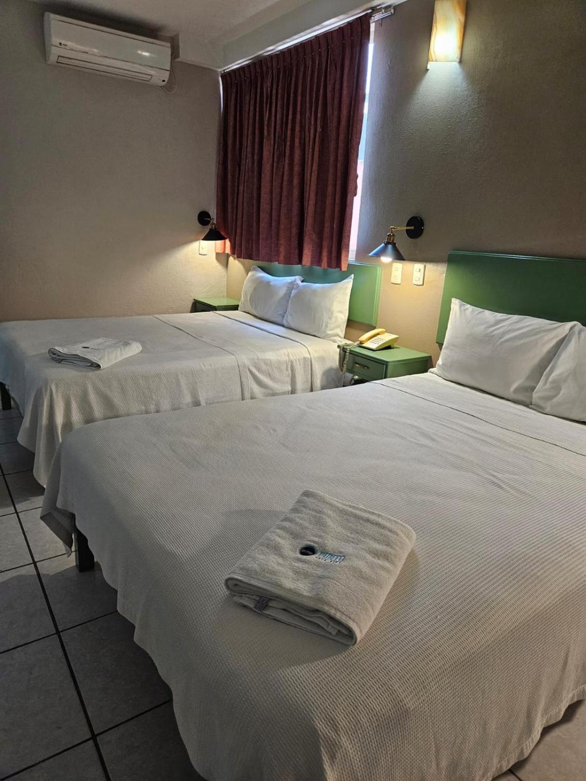 Hotel Punto Poza Rica エクステリア 写真